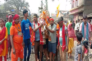 Devotees offered water to Lord Shiva with 54 feet of Kanwar in Sahibganj