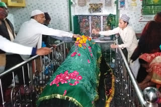 Tormented people visit this dargah in Ayodhya to get cured