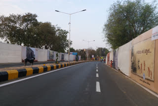 White curtains erected in Ahmedabad to cover the poor before the arrival of Prime Minister Narendra Modi