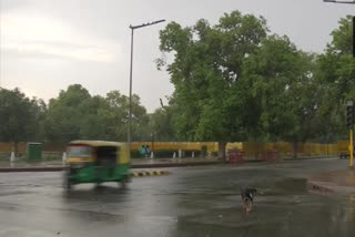 Thunderstorms in Delhi  Rainfall in Delhi  Delhi temperature  Delhi rains  ഡൽഹി  മഴ  ഇടിമിന്നലോടു കൂടിയ മഴ