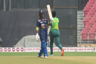 INDW vs SAW: Punam Raut's 77 guides India to 248/5