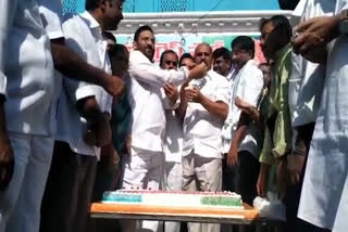 minister shankar narayana participates in ycp formation day celebrations at ananthapur