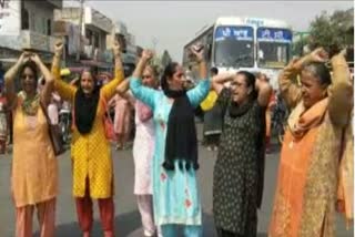 Anganwadi Workers do protest