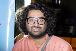 Arijit Singh turns composer with 'Pagglait'