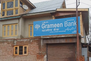 JK: Grameen bank looted in Baramulla