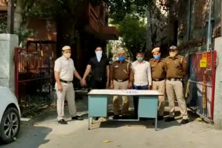 police arrested the freak lover in delhi