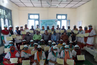 Training given for milk production and earthworm manure in bilaspur