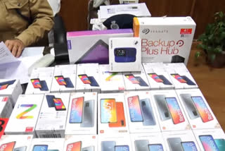 4-thieves-arrested-for-stealing-phones-worth-millions-of-rupees-from-amazons-truck-in-gurugram