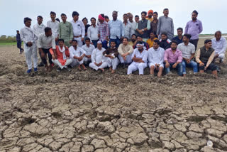 Congress protest against water scarcity