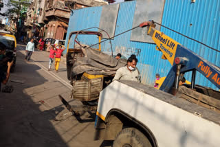 Police action on scrap vehicals in mankhurd