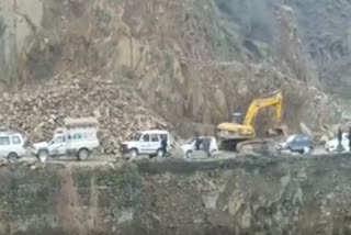jammu-sirnagar-national-highway-closed