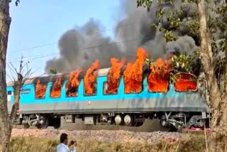 A fire broke out in the Shatabdi Express