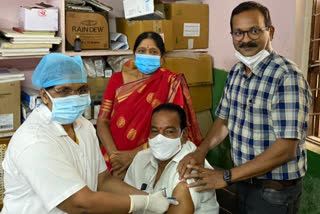 Korutla MLA Kalvakuntla Vidyasagar took the corona vaccine at Metpalli Government Hospital