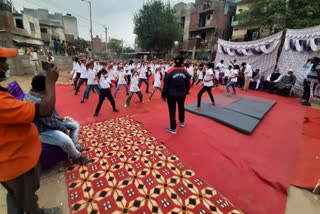 Self defence training in delhi  dwarka district police delhi  self defence training program  द्वारका जिला पुलिस दिल्ली  डिफेंस ट्रेनिंग कार्यक्रम दिल्ली  बिंदापुर थाना दिल्ली