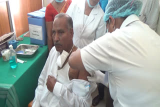 mla Nehru Olekar received the covaccine news
