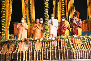 President Ram Nath Kovind and Chief Minister Yogi Adityanath participate in 'Ganga Aarti' at Dashashwamedh Ghat in Varanasi