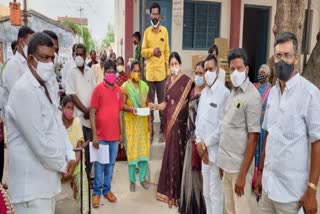 aleru mla gongidi sunitha distributed checks