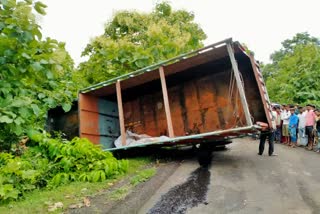 One died in road accident in dewas