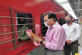 migrant train departure from gurugram to bihar