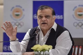 Narinder Batra Narinder Batra's family member test positive for corona COVID-19 Pandemic ഡോ. നരീന്ദർ ധ്രുവ് ബാത്ര ഇന്ത്യൻ ഒളിമ്പിക് അസോസിയേഷൻ (ഐഒഎ) പ്രസിഡന്റ് ഡൽഹി