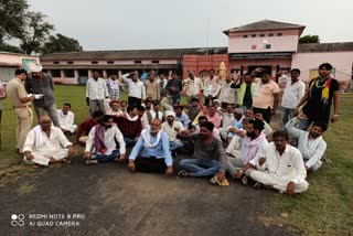 Dewas Police arrested farmers protesting for Compensation 