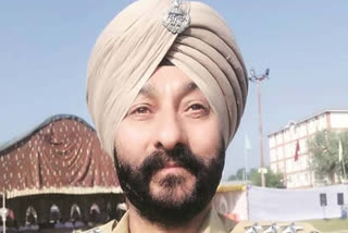 &K police officer Davinder Singh dismissed from service Davinder Singh dismissed from service ദവീന്ദര്‍ സിങ്ങിനെ ജോലിയിൽ നിന് പിരിച്ചുവിട്ടു ഹിസ്‌ബുള്‍ മുജാഹിദീന് സഹായം നല്‍കി