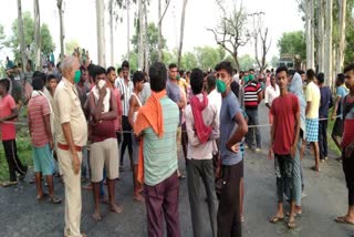 villagers blocked road due to power supply problem