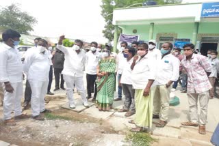 mla visited chinna chintha kunta primary health center, mla in phc 