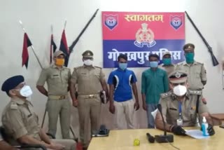 पुलिस की गिरफ्त में वाहन चोर.