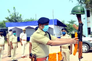 tribute paid to martyred soldiers on occasion of police memorial day