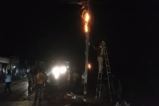 Fire in an electric pole due to short circuit 