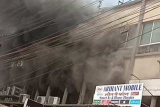 fire-broke-out-in-metro-hotel-at-kurla-sakinaka-mumbai