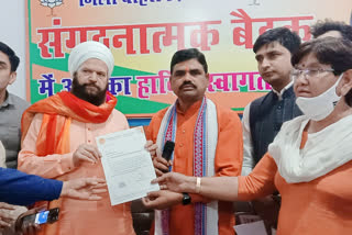 bjp mp hansraj hans  north west kirari delhi  people's problems in kirari delhi  bjp mp in delhi  किराड़ी में सांसद हंसराज हंस  दिल्ली के किराड़ी में लोगों की समस्याएं  भाजपा सांसद हंसराज हंस