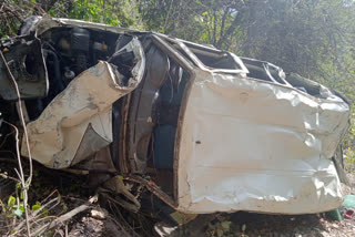 Scorpio car crashes near Dhalwan, ढलवान के पास स्कॉर्पियो कार दुर्घटनाग्रस्त