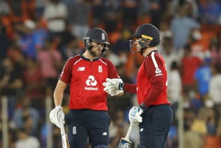 2nd T20I: England set a target of 160 for India