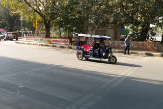 e riksha problem in rajauri garden delhi