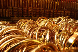 Gold rises by Rs 61; silver gains Rs 162