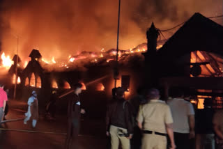 Massive fire breaks out at Shivaji market in Pune