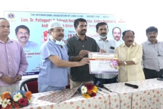 free covid vaccination to journalists in vijayawada andhra hospitals
