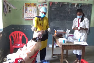 health workers testing corona without wear PPE kit in washim district