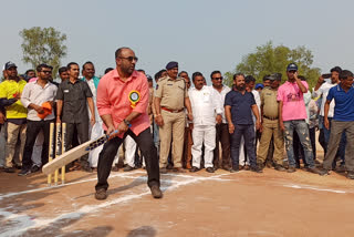 bodhan MLA  started the cricket tournament