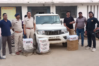 Seized illegal liquor worth 72 thousand rupees from car