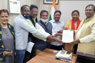 Delegation of tribal community met Union Minister Faggan Singh Kulaste to demand for adivasi dharm code
