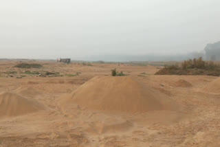 Illegal mining of sand continues in Dhanbad