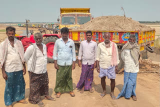 sand workers protesting at juvvalapalem quarry