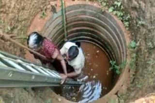 woman rescued in Bhatkal who fell in to well