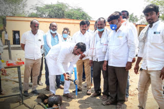 Ajay Munde laid foundation stone of a new ZP school building in Nagapur of Beed