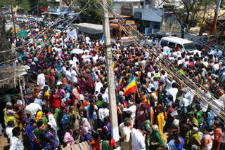 AIADMK candidate rallied with a thousand people to file his nomination