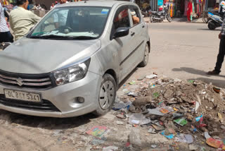 garbage in khanpur delhi