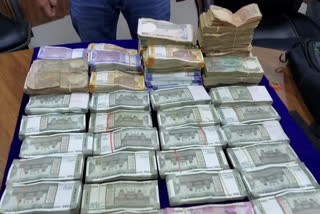 Thief arrested with Cash, सूरजपुर में चोरी की घटना